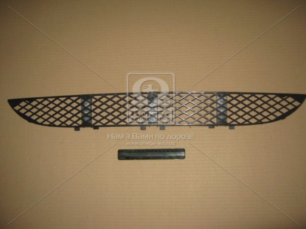 035 0324 990 TEMPEST Решетка бамп. пер. средн. MB 210 99- (пр-во TEMPEST)